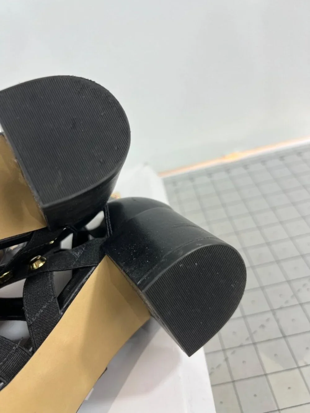 Marc Fisher Julee Women’s Sz. 7.5 Black Strappy Sandals Gold Accents - Picture 7 of 8